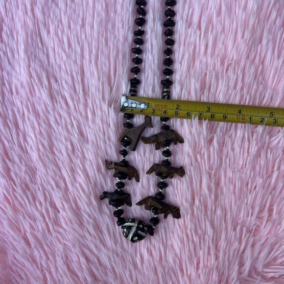 Vintage Single Strand Necklace Wooden Hand Carved beads & African Safari Animals - Picture 9 of 11